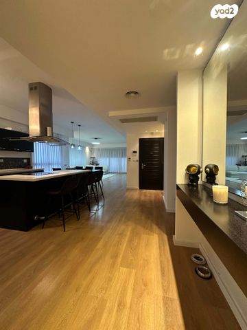 הגוש הגדול, רמת אביב החדשה, נופי ים