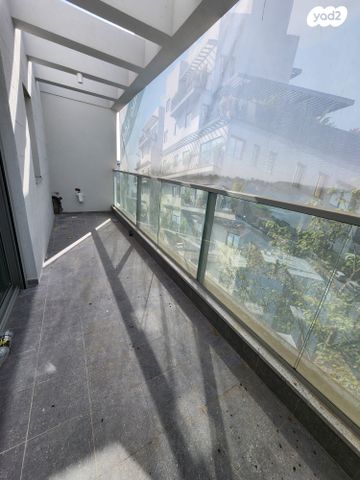 דירה, יסוד המעלה 11, הוד השרון