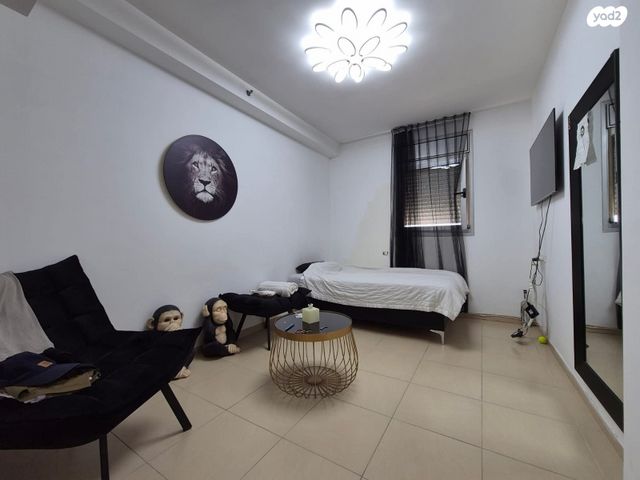 גג/ פנטהאוז, האלוף אהרון יריב, קרית אילון, חולון