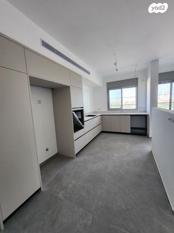 דירה, יסוד המעלה, הוד השרון