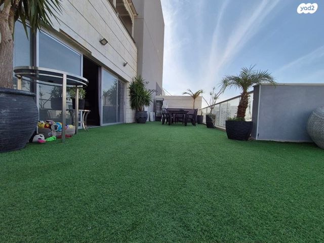 גג/ פנטהאוז, האלוף אהרון יריב, קרית אילון, חולון