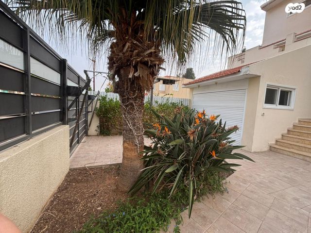 דו משפחתי, פרדסיה