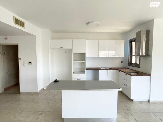 דירה, נווה גן, רמת השרון