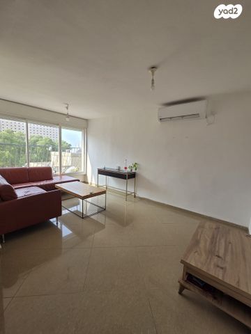 המלך יהואש 3