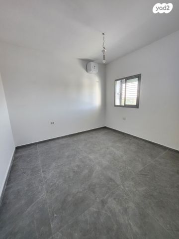 דירה, יסוד המעלה, הוד השרון