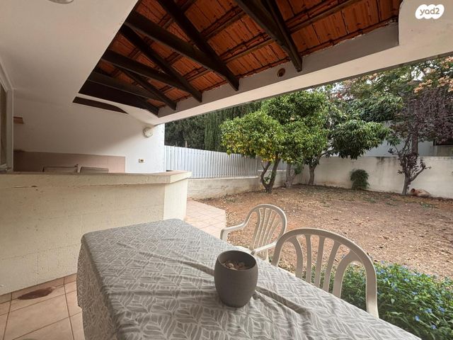 דו משפחתי, פרדסיה