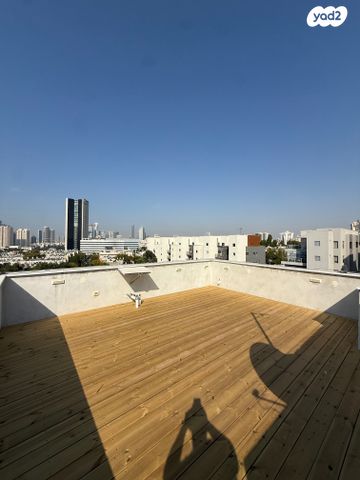 גג/ פנטהאוז, עמישב 1, חברת חשמל, גבעתיים