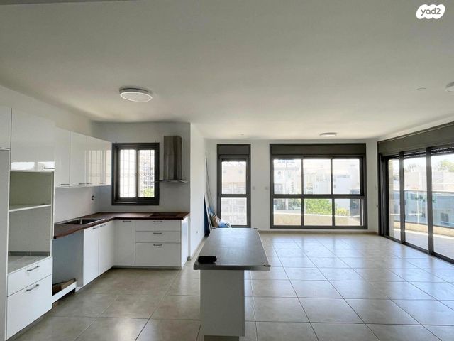 דירה, נווה גן, רמת השרון