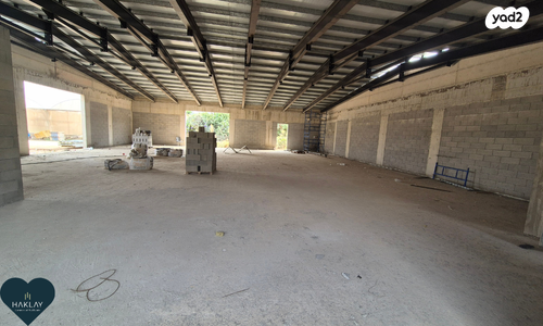 מחסנים, ניצני עוז