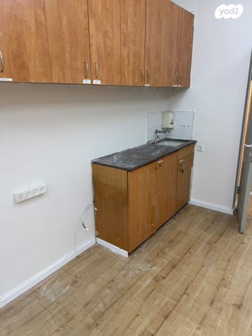 משרדים, פועלים ב, כפר סבא