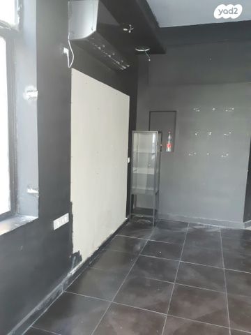 חנויות/ שטח מסחרי, חולון