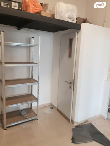 חנויות/ שטח מסחרי, חולון