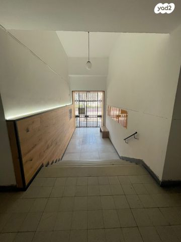 משרדים, דרך העצמאות, שער פלמר, תחנת רכבת השמונה, חיפה