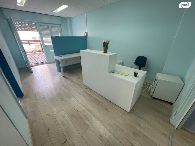 משרדים, דרך העצמאות, שער פלמר, תחנת רכבת השמונה, חיפה