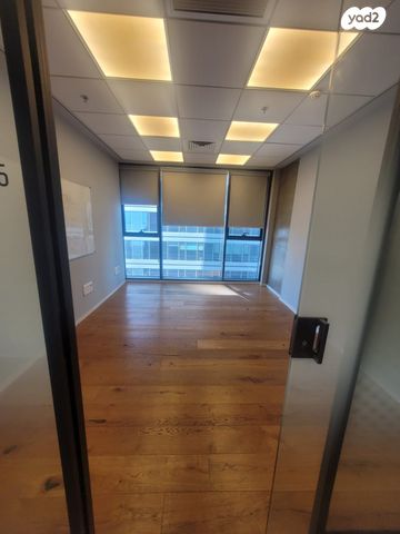 משרדים, יגאל אלון 94, תל אביב יפו