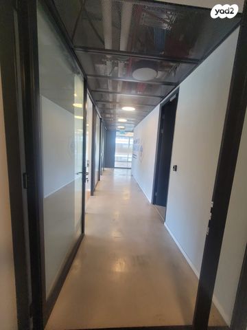 משרדים, יגאל אלון 94, תל אביב יפו