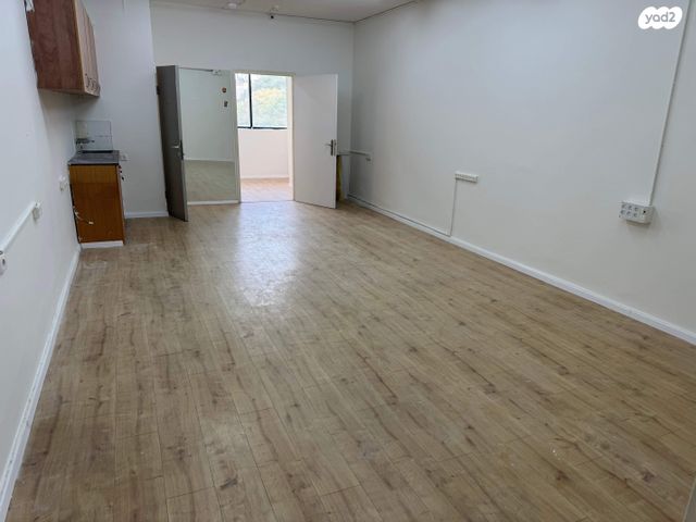 משרדים, פועלים ב, כפר סבא