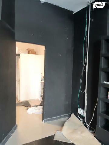 חנויות/ שטח מסחרי, חולון