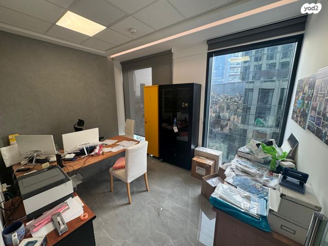 דרך מנחם בגין 156