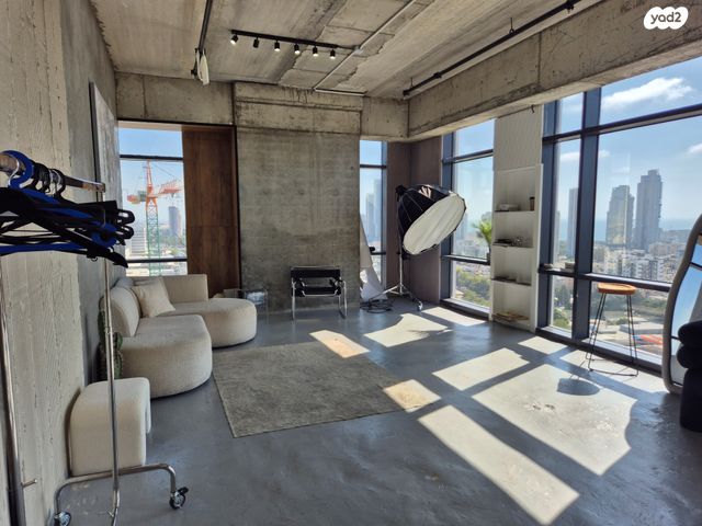 משרדים, הרב ניסנבאום 37, בת ים