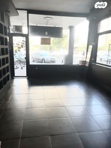 חנויות/ שטח מסחרי