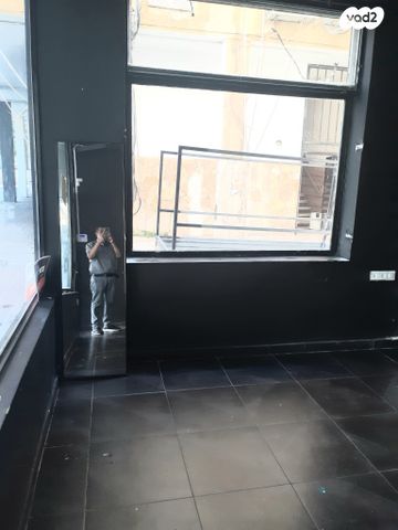 חנויות/ שטח מסחרי, חולון