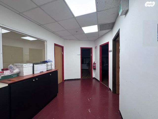 מבני תעשיה, קיסריה