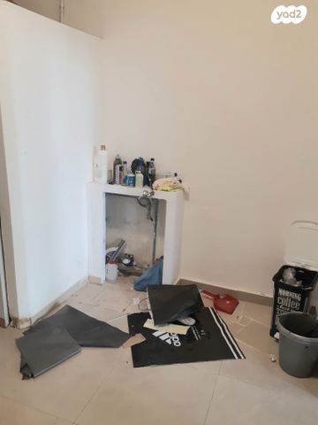 חנויות/ שטח מסחרי, חולון