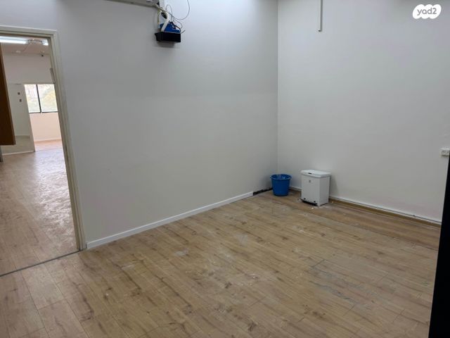 משרדים, פועלים ב, כפר סבא