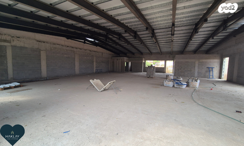 מחסנים, ניצני עוז