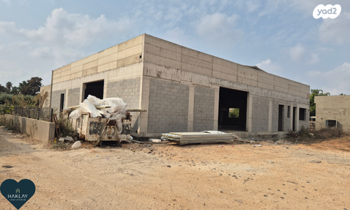 מחסנים, ניצני עוז