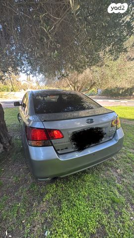 סובארו B4/לגאסי