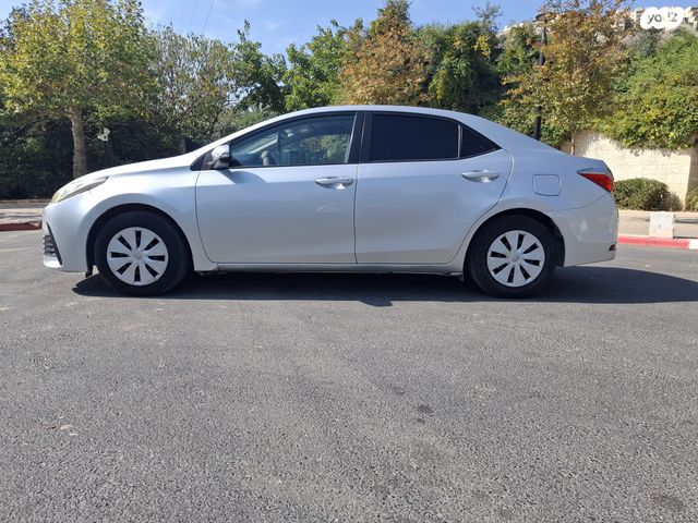 טויוטה קורולה