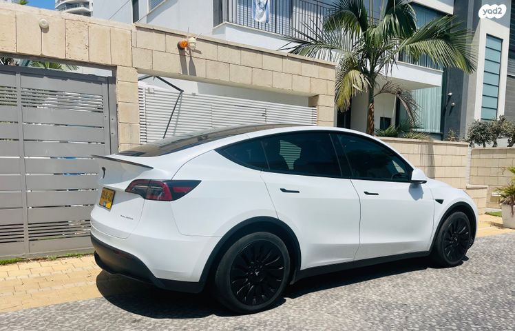 מודעת רכב טסלה מודל Y