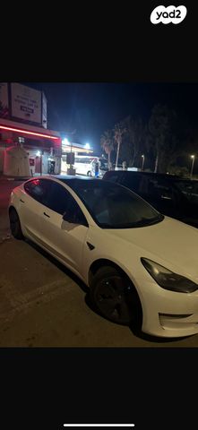 מודעת רכב טסלה מודל 3