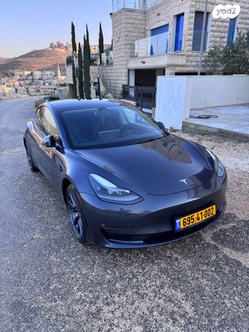 מודעת רכב טסלה מודל 3
