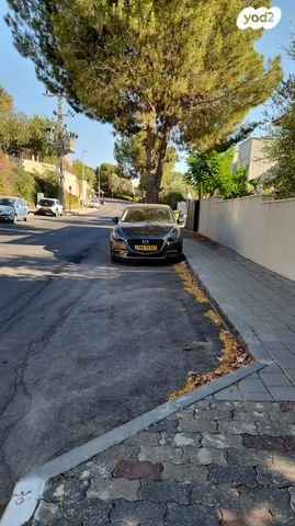 מודעת רכב מאזדה 3