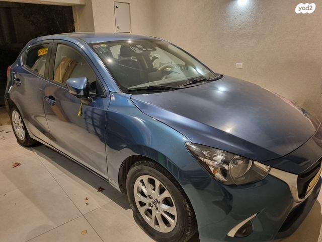 מודעת רכב מאזדה 2