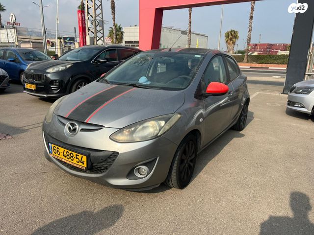 מודעת רכב מאזדה 2