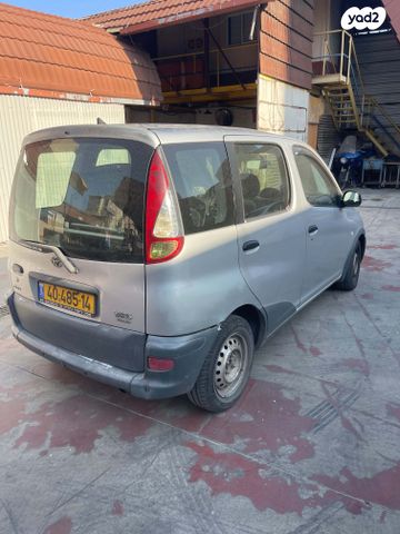 טויוטה יאריס