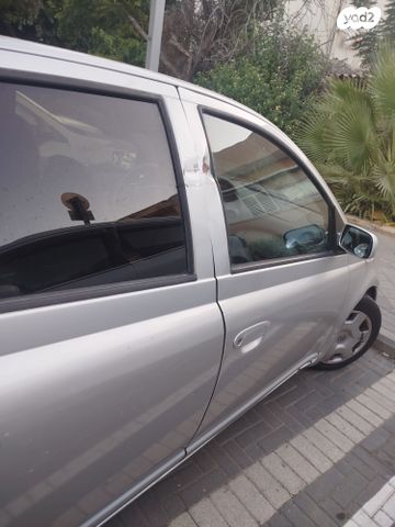 טויוטה יאריס