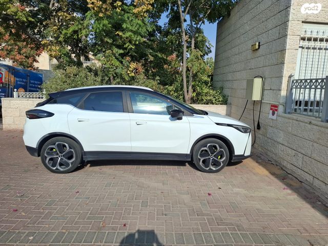 ג׳ילי Geometry C