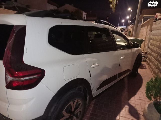 מודעת רכב דאצ'יה ג׳וגר