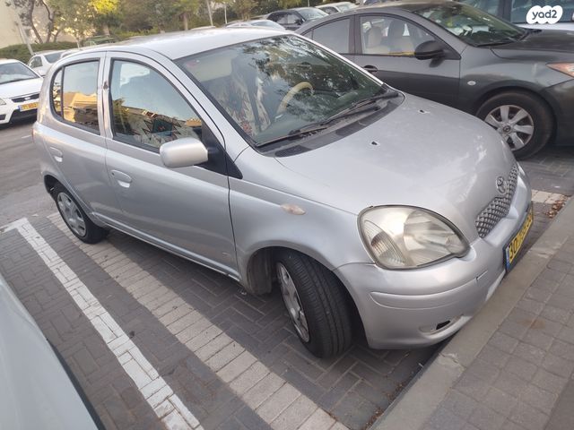 טויוטה יאריס