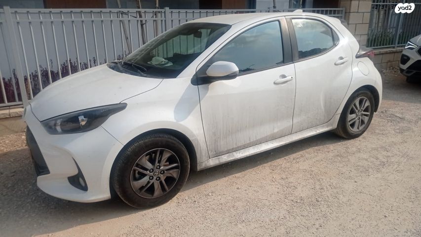 טויוטה יאריס