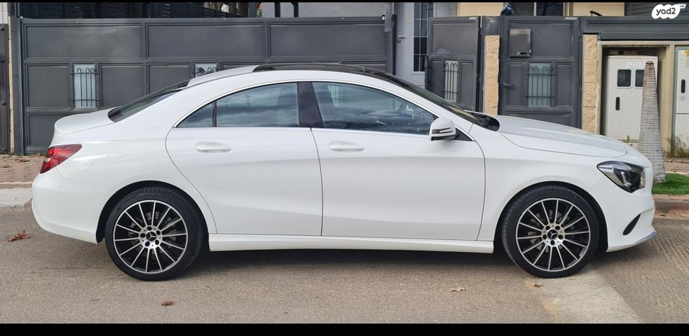 מודעת רכב מרצדס-בנץ CLA