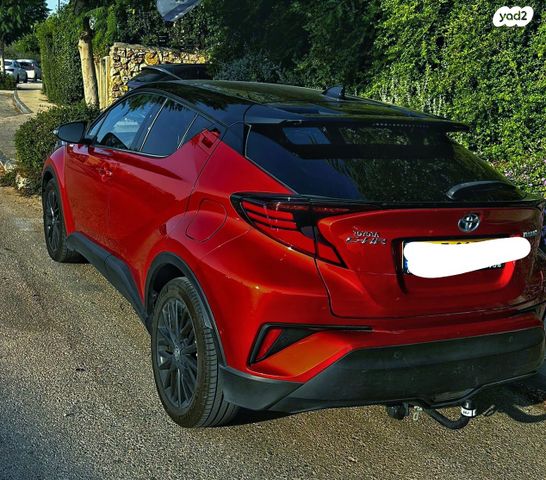 מודעת רכב טויוטה C-HR
