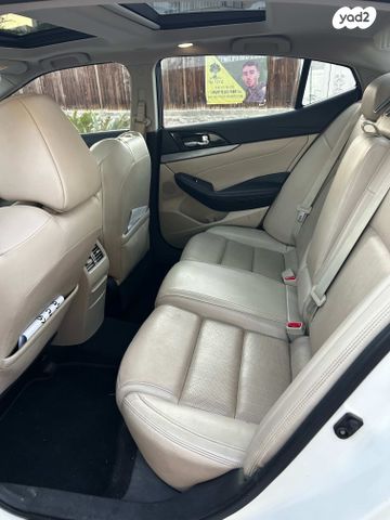 ניסאן מקסימה