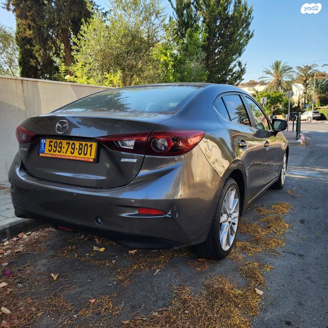 מאזדה 3
