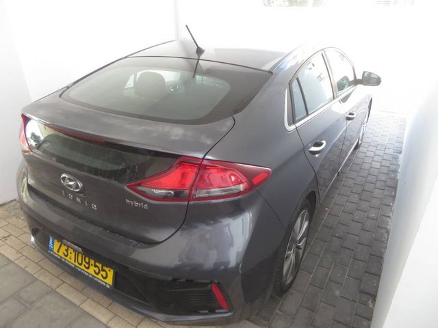 יונדאי איוניק